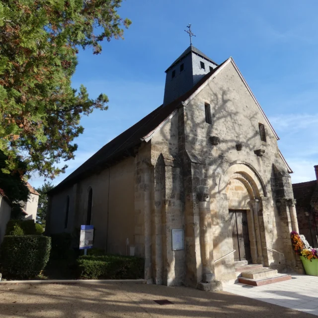 Envie de découvrir le patrimoine local avec des passionnés? Les visites estivales se poursuivent en Coeur de France:
-Visite d'Orval de manière originale où anecdotes historiques se mêlent aux contes légendes et à la poésie? RDV devant l'église d'Orval à 9h pour une visite avec Michel Auvent, le jardinier du bonheur les 21 et 28 août.
Tarif 5€.
- Visite du site gallo-romain de Drevant le 27 août à 17h. RDV devant le théâtre gallo-romain avec l'Association CAP Drevant-La Groutte. Tarif 4€.
#visites estivales
#destinationsudberry